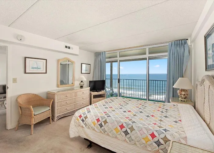 Hébergement de vacances Towers-2 Bedroom Direct Ocean Front With Heated Indoor Pool! Ocean City