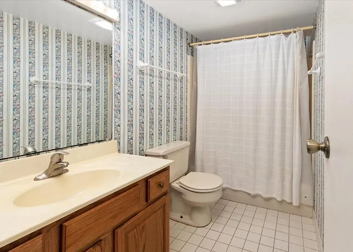 Hébergement de vacances Towers-2 Bedroom Direct Ocean Front With Heated Indoor Pool! Ocean City